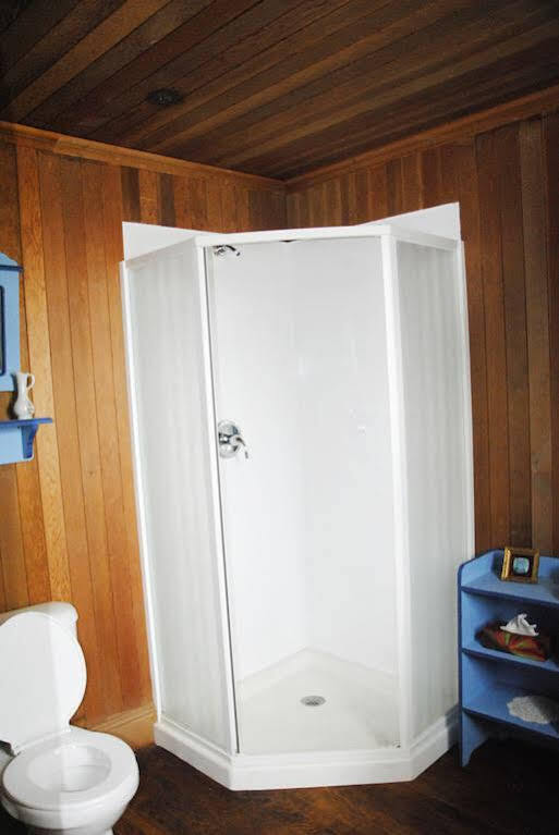 Gite De La Baie Hatee Bic Exteriör bild